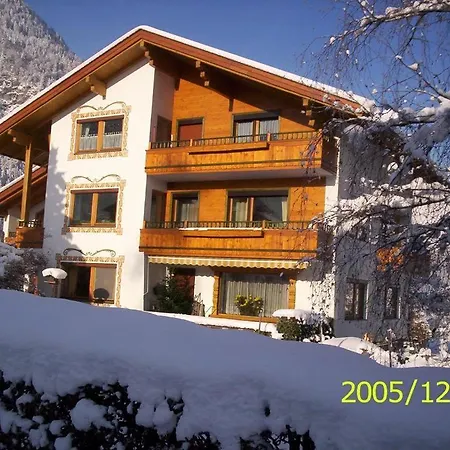 Bed & Breakfast Haus Hager Schlitters