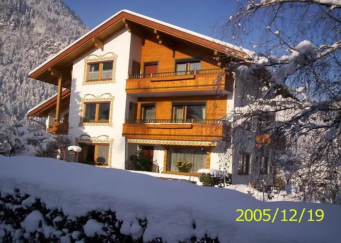 Bed & Breakfast Haus Hager Schlitters