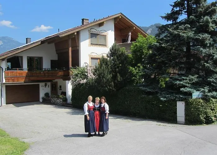 Haus Hager Bed & Breakfast Schlitters