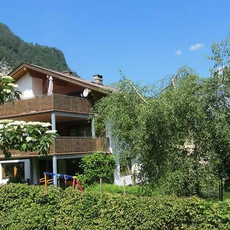 לינה וארוחת בוקר Haus Hager 3*