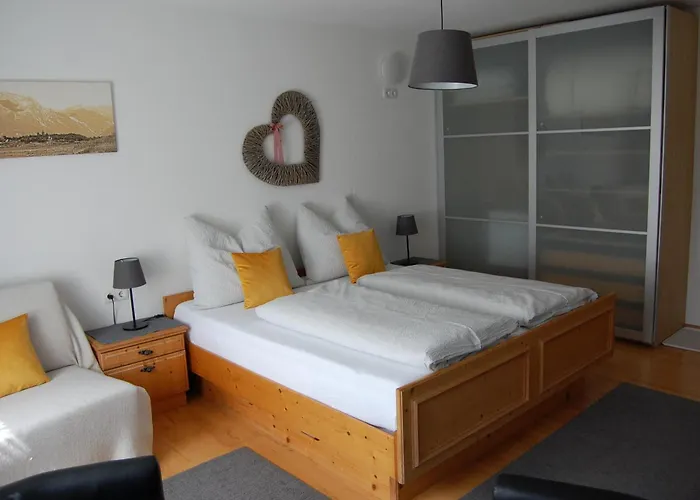 Haus Hager Bed & Breakfast Schlitters